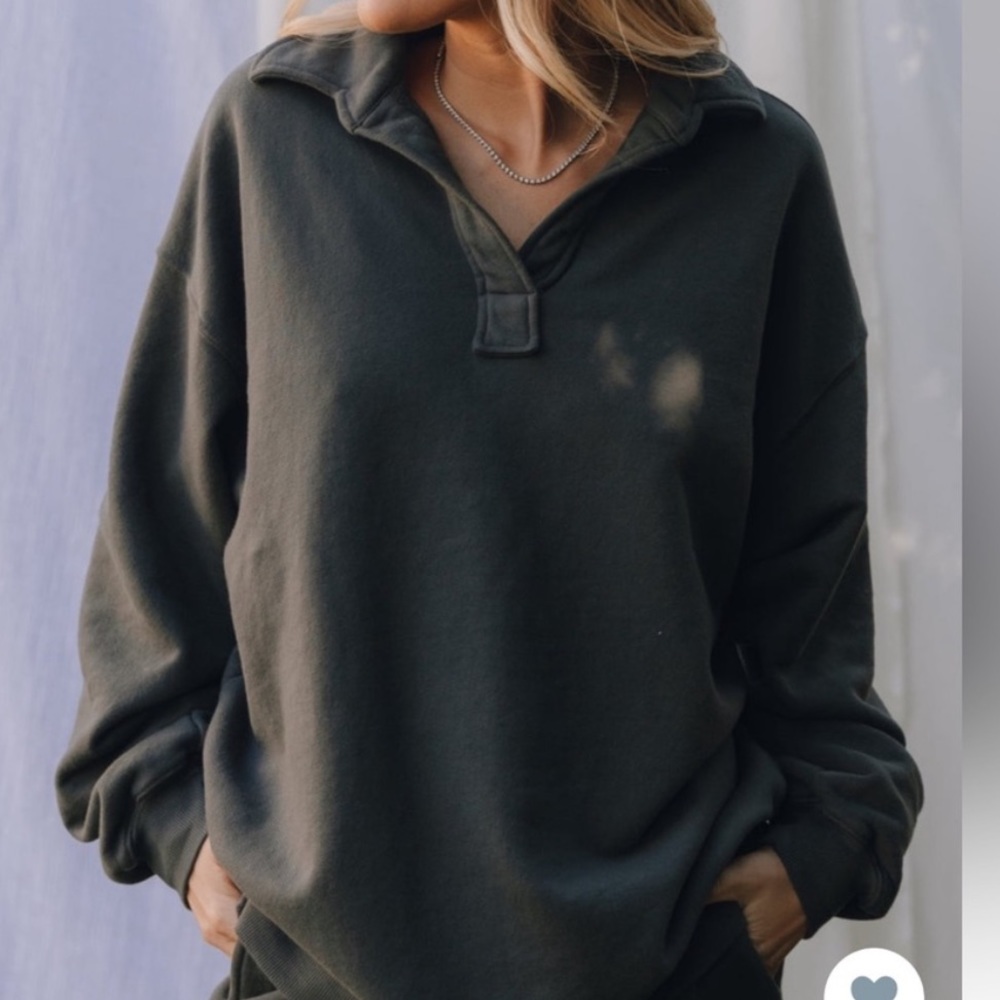 Daily Drills Vintage Black Collared Crew